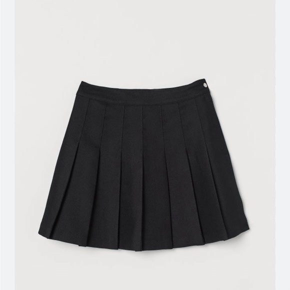 H&M Limited Edition Black Pleated Tennis Mini Skirt – Size 2, Brand New - Picture 4 of 10